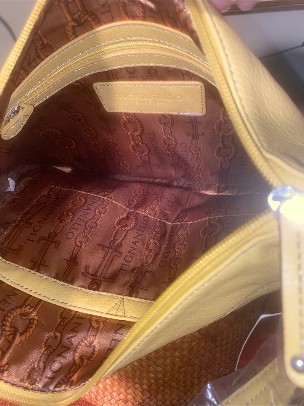 Tignanello Women’s Butter Yellow Leather Double Front Pocket shoulder crossbody - Picture 10 of 11